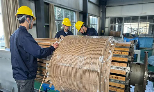 从铁芯到万家灯火：亚威如何“智造”劳动之美